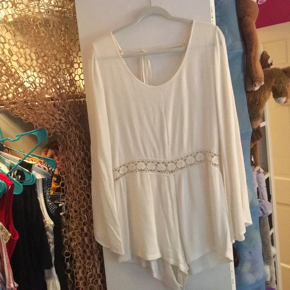 L.A. Hearts white long sleeve romper with cut out